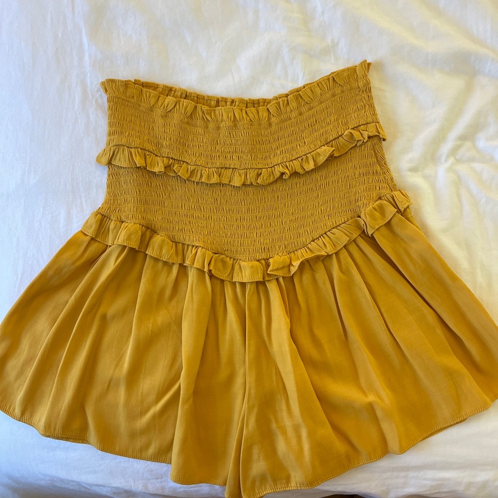 DO+BE high waisted shorts